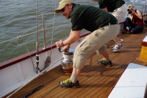 NYC: Vela del giorno della Statua della Libertà con la goletta Adirondack