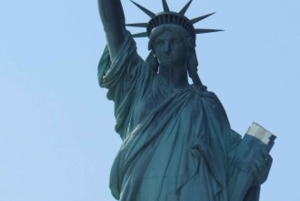 NYC: Vela del giorno della Statua della Libertà con la goletta Adirondack