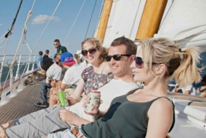 NYC: Vela del giorno della Statua della Libertà con la goletta Adirondack