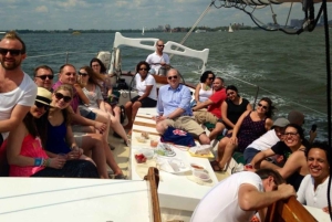 NYC: Vela del giorno della Statua della Libertà con la goletta Adirondack