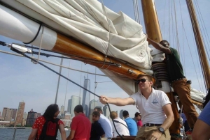 NYC: Vela del giorno della Statua della Libertà con la goletta Adirondack