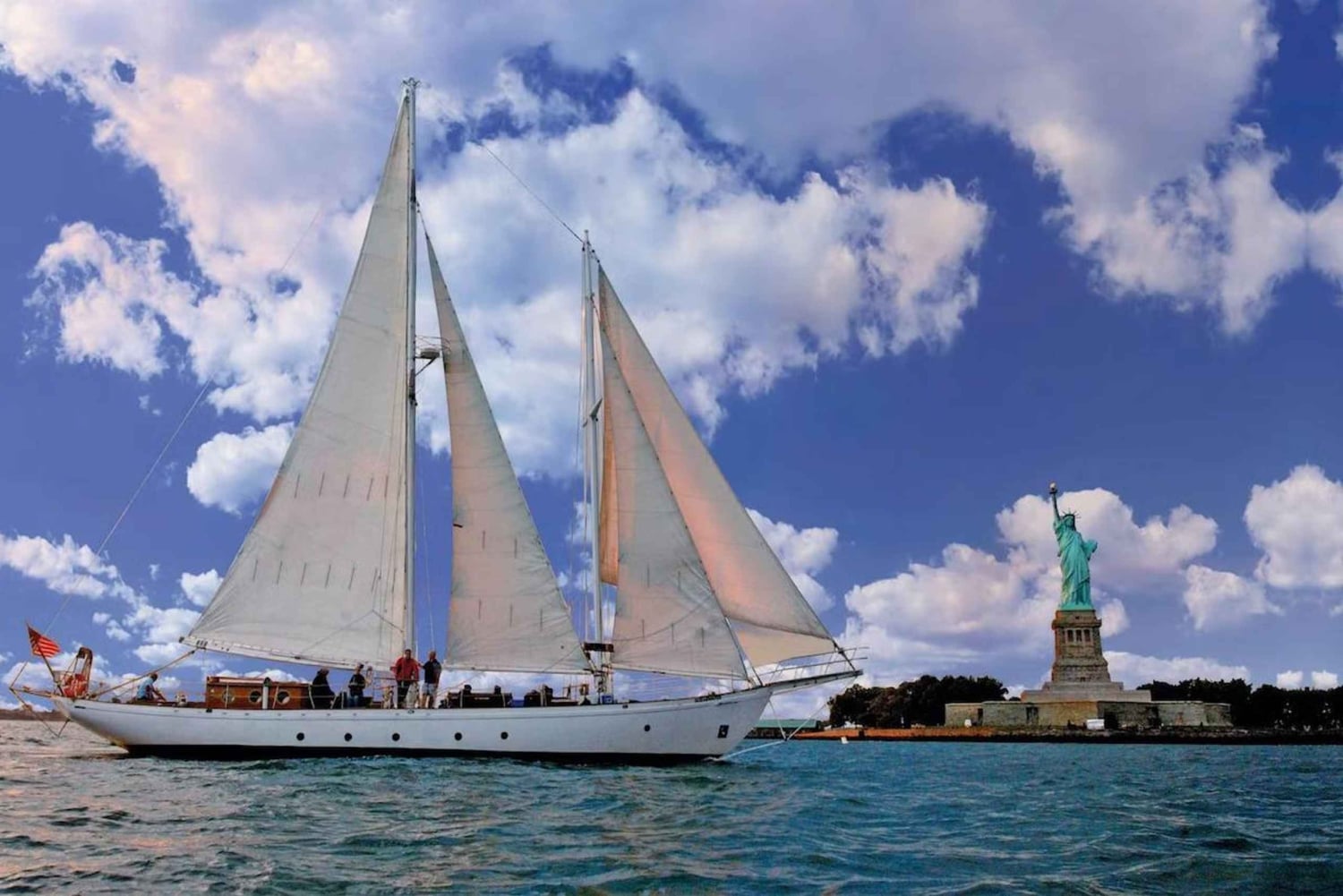 NYC: Vrijheidsbeeld dagtocht met bar aan boord