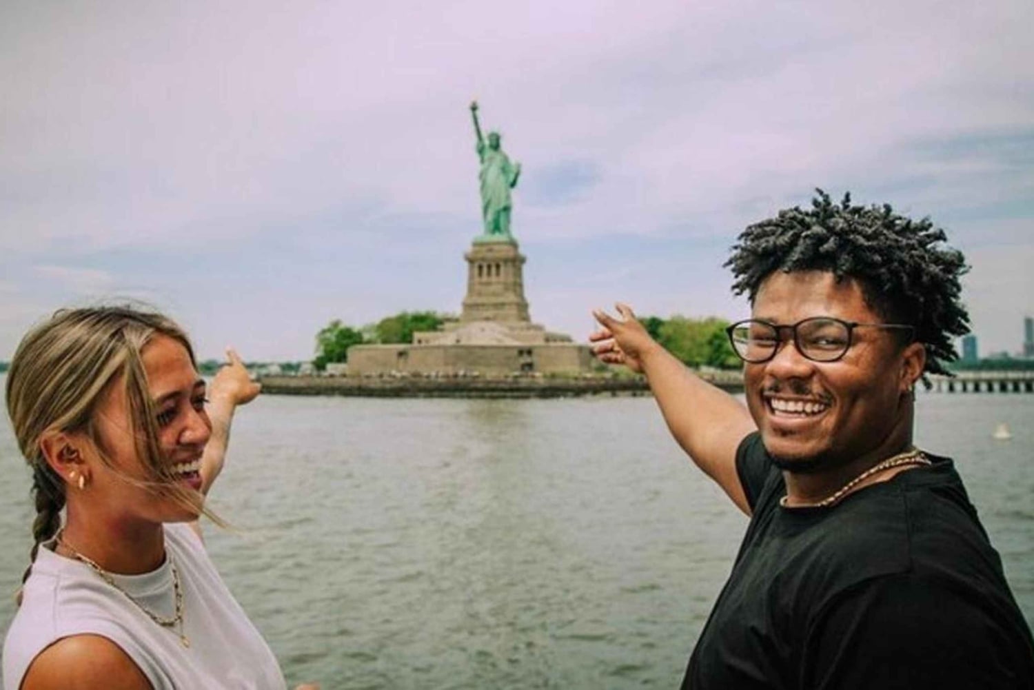 Crociera turistica alla Statua della Libertà di New York