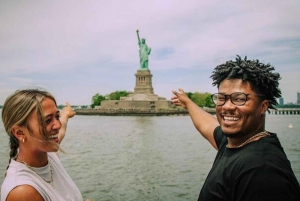 Crociera turistica alla Statua della Libertà di New York