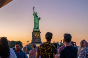 NYC: Sonnenuntergangsfahrt mit der Freiheitsstatue Skip-the-Line-Ticket