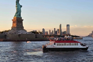 NYC: Crucero por la Estatua de la Libertad al atardecer Billete sin hacer cola