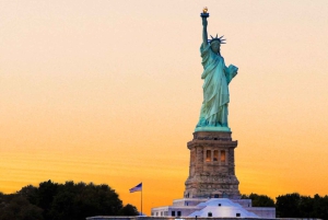 NYC: Crucero por la Estatua de la Libertad al atardecer Billete sin hacer cola