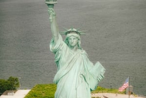 Nueva York: Estatua de la Libertad con acceso al pedestal y ferri