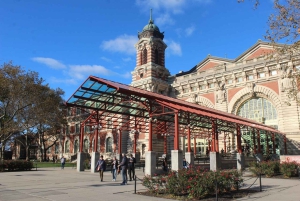 Нью-Йорк: экскурсия к Статуе Свободы с посещением пьедестала и паромом