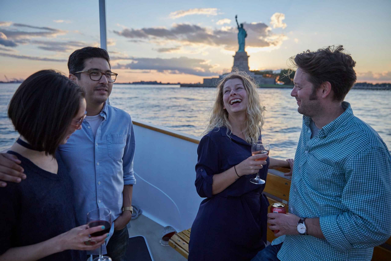 NYC: Sunset Cruise on a Small Yacht with a Drink