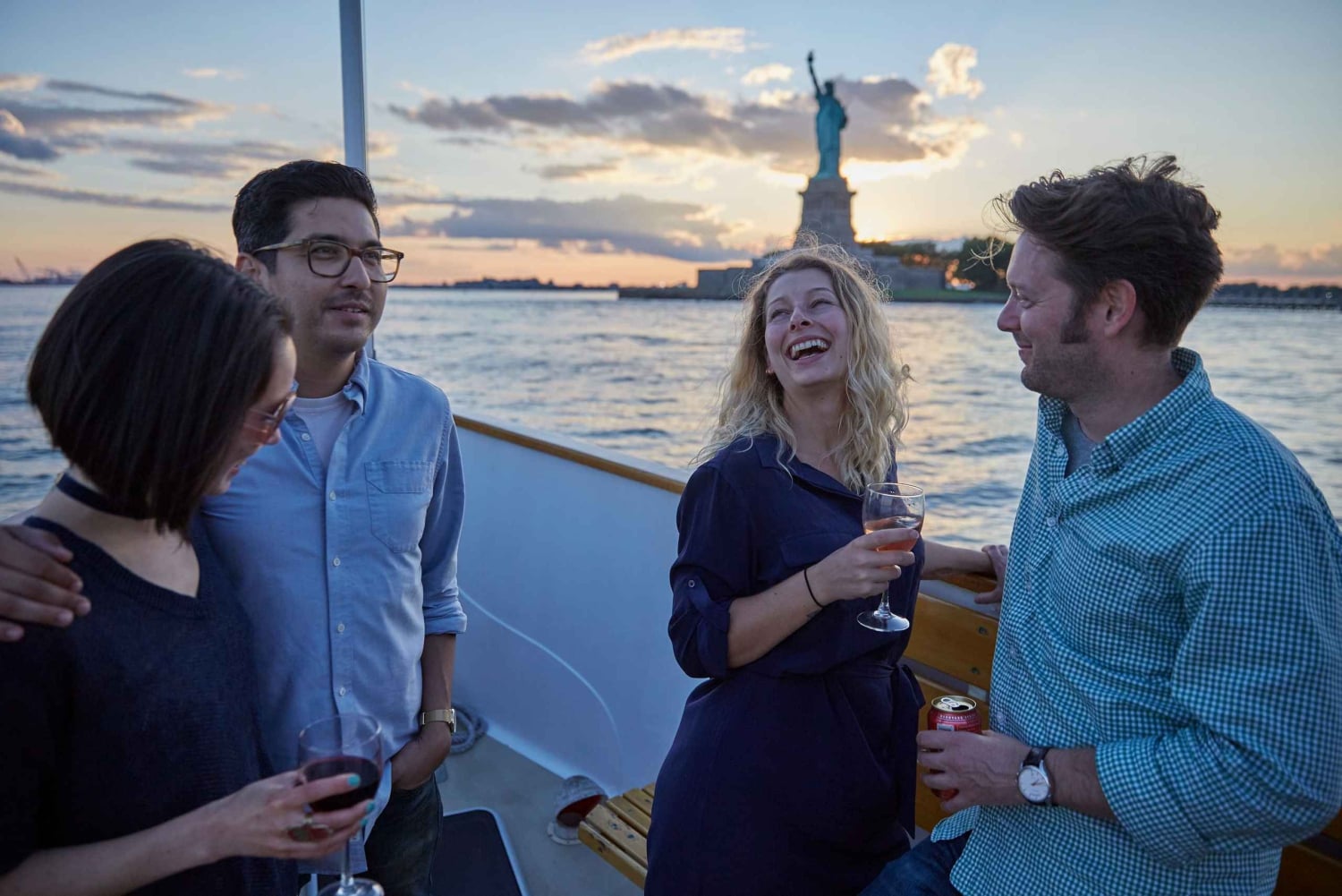 NYC: Sunset Cruise on a Small Yacht with a Drink