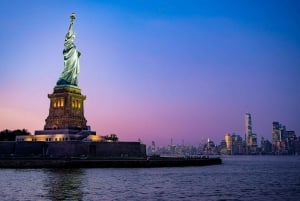 NYC Sunset Cruise med DJ, skyline og Frihedsgudinden
