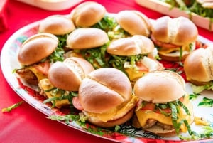 NYC Sunset Cruise med DJ, skyline og Frihedsgudinden