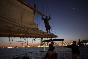 NYC: Auringonlaskun jazz-purjehdus Clipper Cityllä