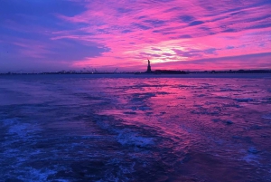 Coucher de soleil à New York, musique et croisière touristique avec vue sur la Statue de la Liberté