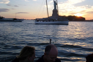 NYC: Zeil bij zonsondergang aan boord van Schooner Adirondack