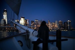 NYC: Frihedsgudindens dagssejlads med bar om bord