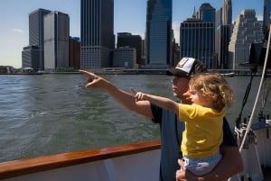 NYC: Día de navegación por la Estatua de la Libertad con bar a bordo