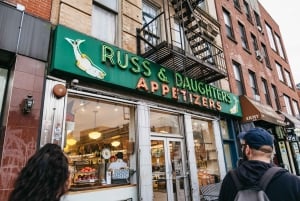 NYC: Traditional Immigrant Foods Guided Walking Tour