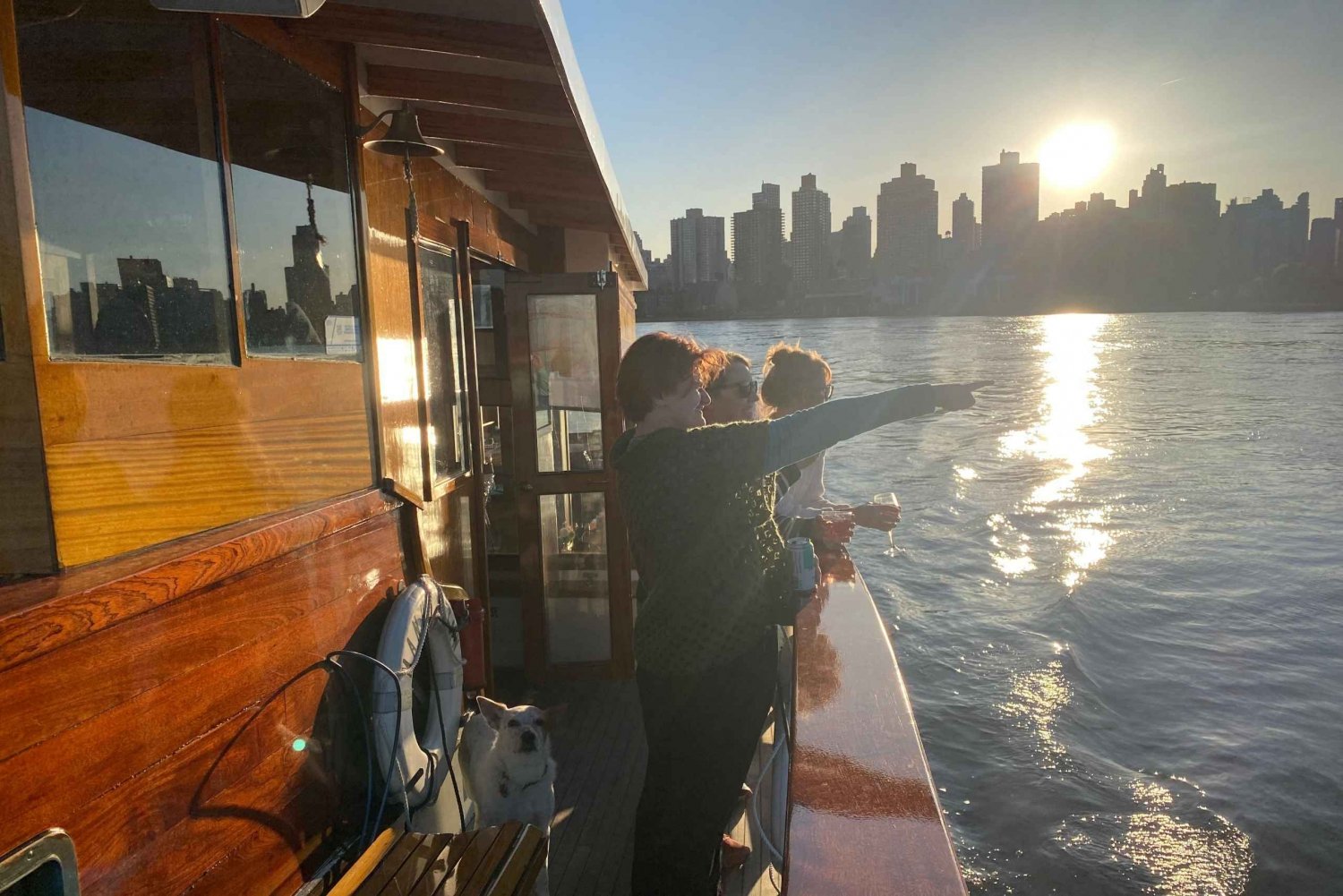 NYC: Urban Wildlife Sunset Tour of the East River