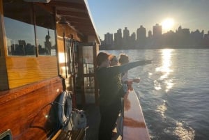 NYC: Urban Wildlife Zonsondergang Tour op de East River