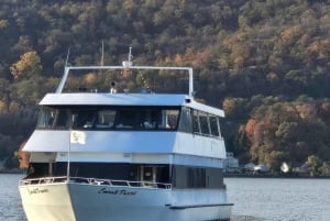 Peekskill: crucero con brunch para contemplar el follaje otoñal del río Hudson