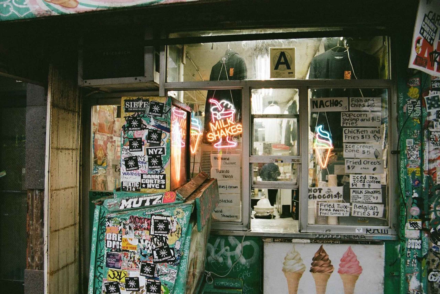 Tour gastronómico privado por el East Village con un guía local