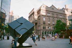 Tour gastronómico privado por el East Village con un guía local