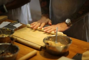 Delicias Rodantes: Clase de cocina de dumplings chinos en Nueva York