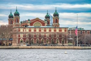 Entrada a la Estatua de la Libertad y Ellis Island + Visita guiada en la aplicación