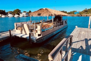 Tiki Boat rondvaart in Oakdale, NY