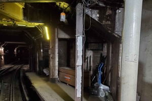 Underjordisk tur i New Yorks undergrundsbane