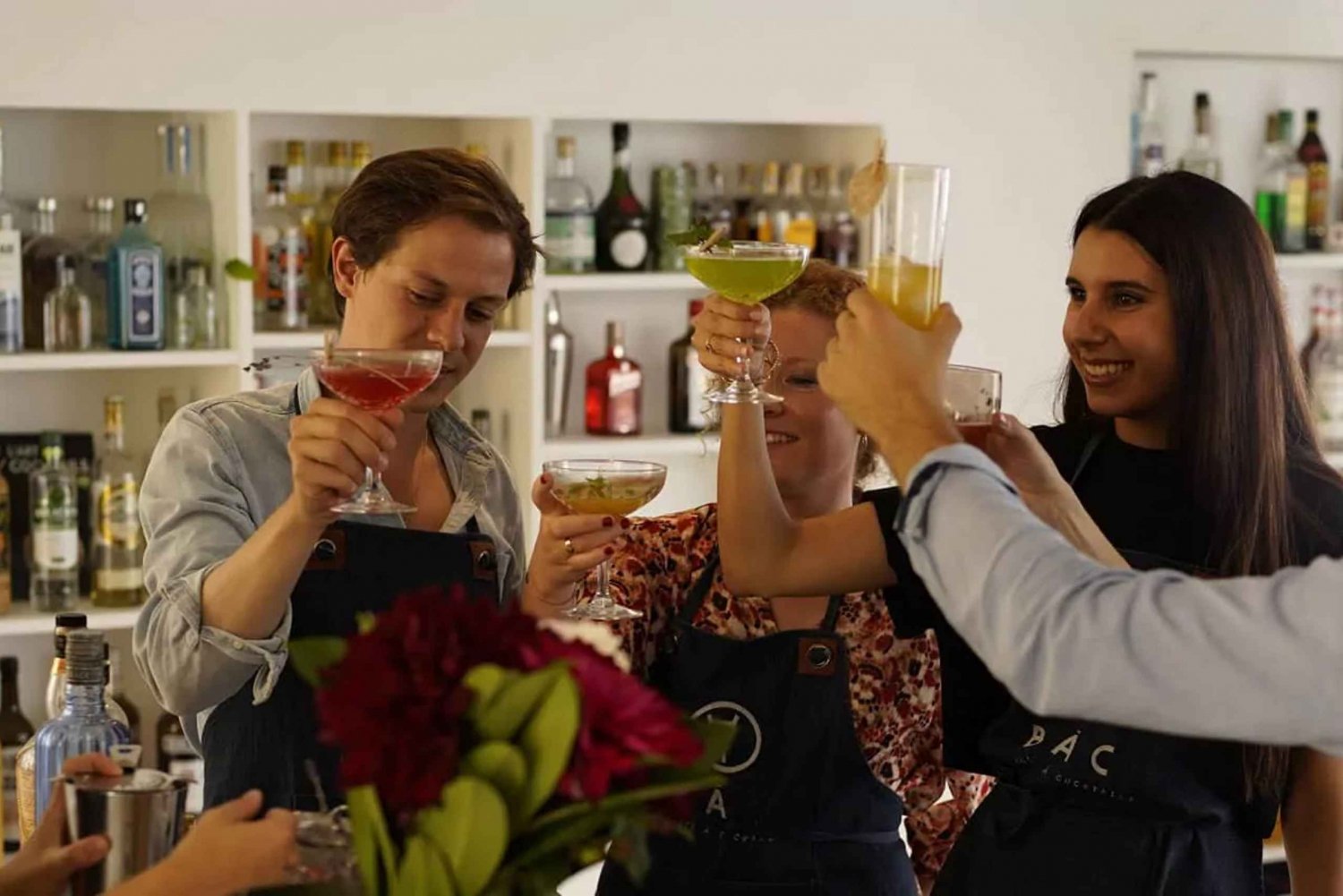 Nice: Cocktail Workshop in a Stylish Bar Lounge in Old Town