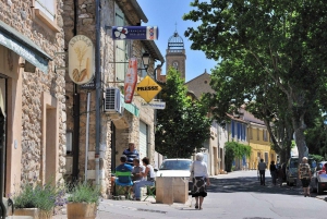 Richness of Provence in one day - customizable private trip