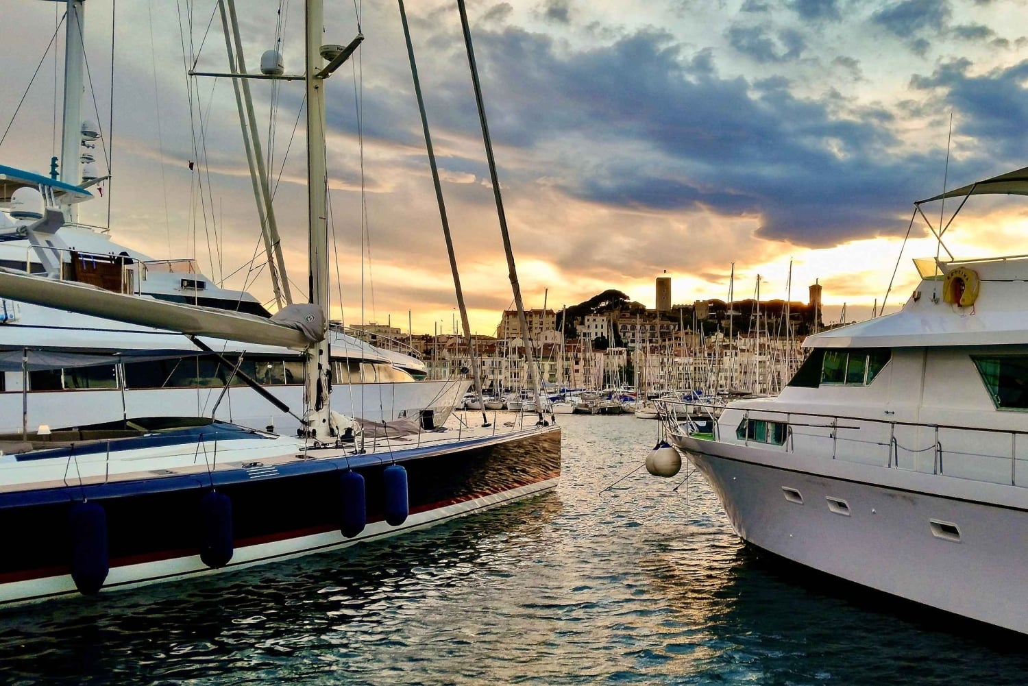 Cannes: Beyond the Red Carpet Walking Tour with Food & Wine