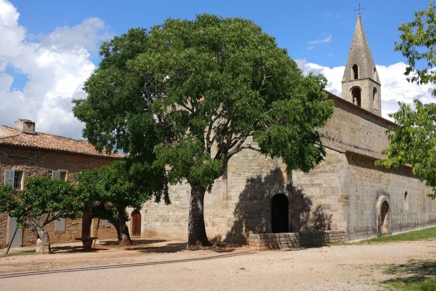 Churches of Provence & French Countryside Private Tour