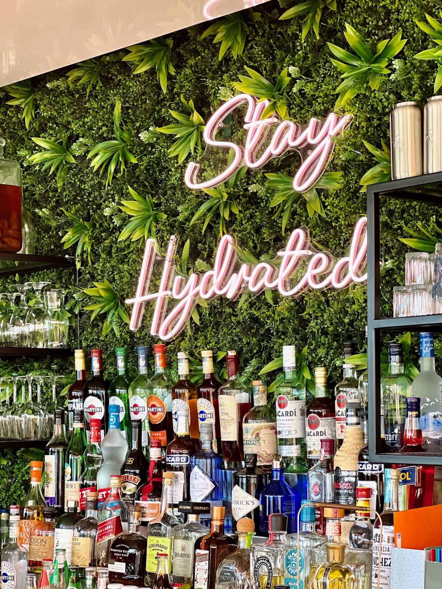 DRY Restaurant & Cocktail Bar