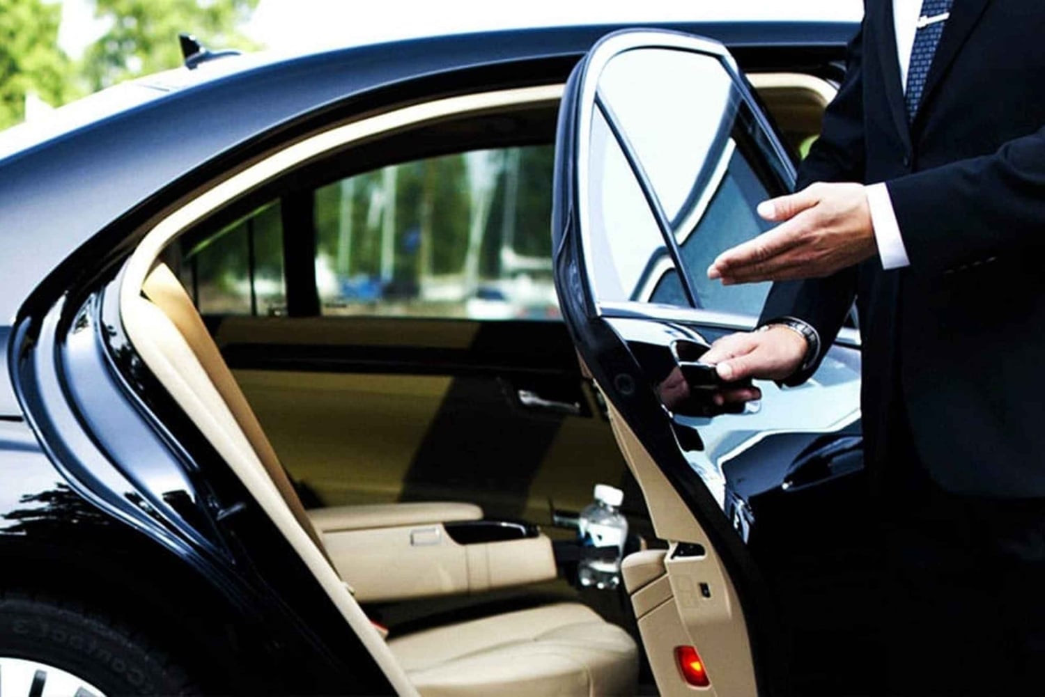 From Nice: Nice Airport Private Transfer to Saint-Tropez