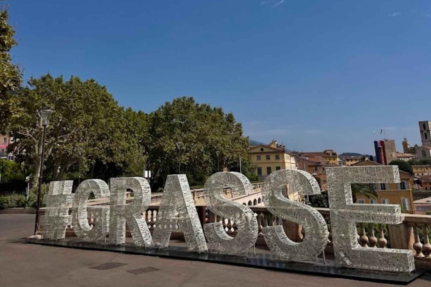 From Nice or Cannes: Private Guided Tour to Grasse & St-Paul