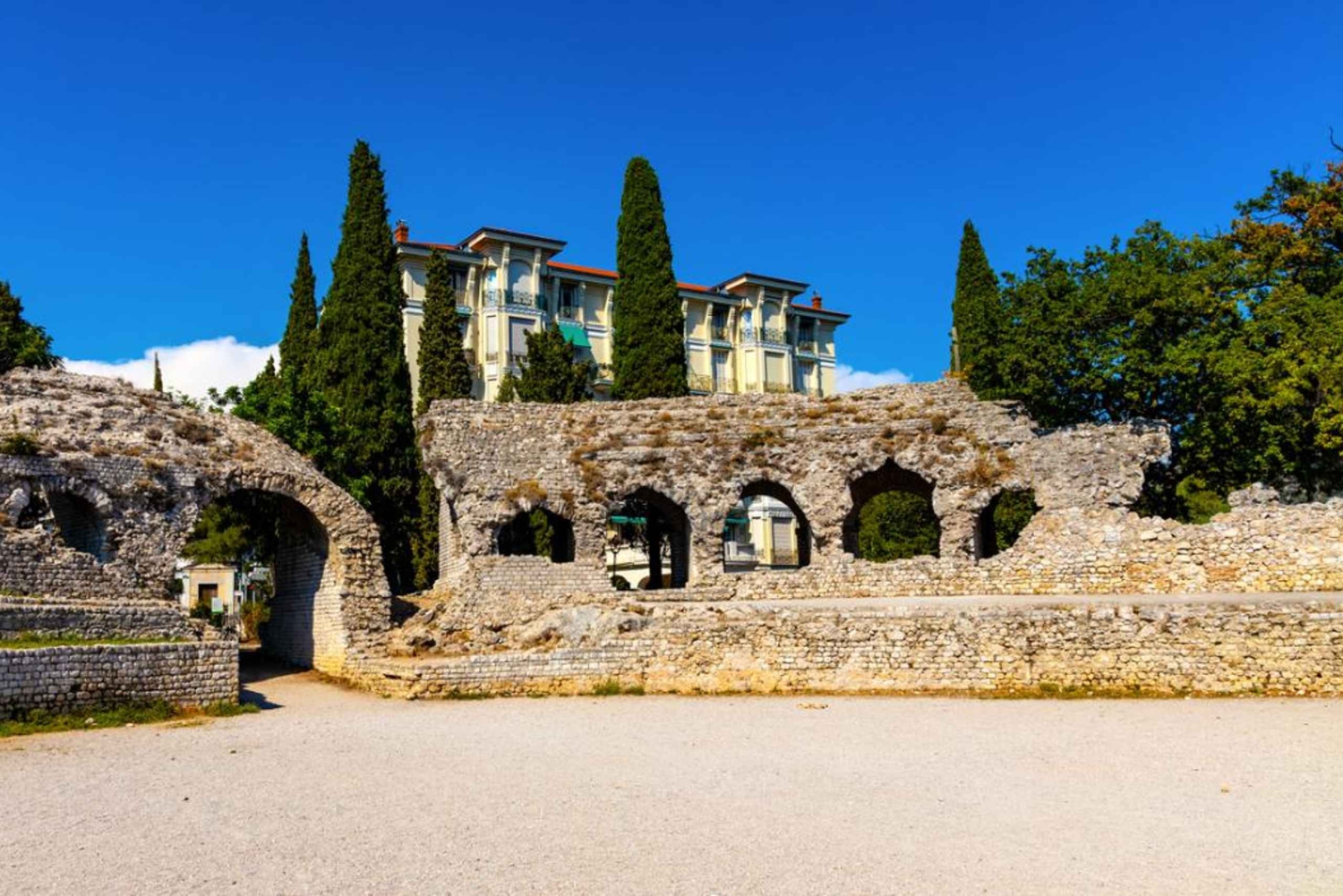 Historic Cimiez: A Private Walking Tour in Nice