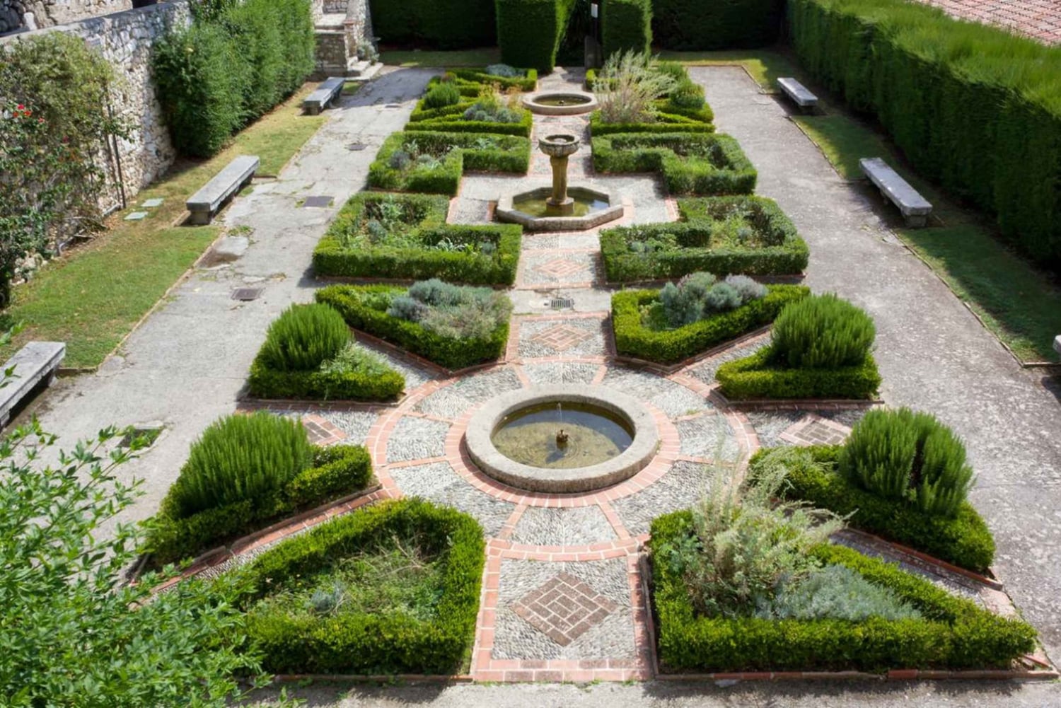 Historic Cimiez: A Private Walking Tour in Nice