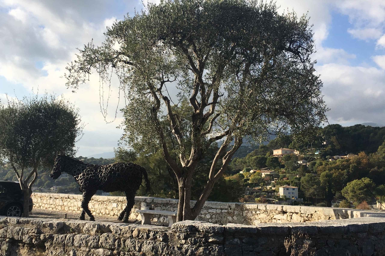 Nice: A Day in the Countryside from Glamour to Authenticity