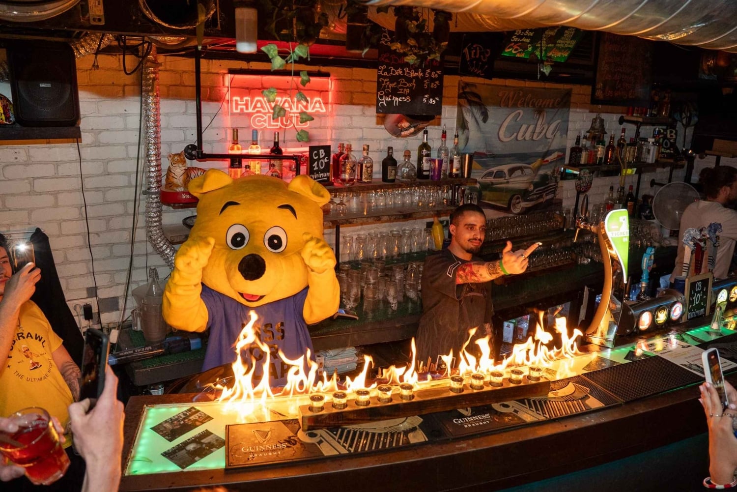 Nice : Bar Crawl Madness 4 Bars, Wild Games &VIP Club Entry