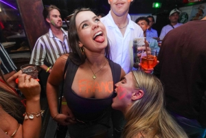 Nice : Bar Crawl Madness 4 Bars, Wild Games &VIP Club Entry