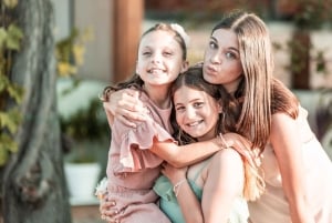 Nice: Photographer of emotions, solo or with family.