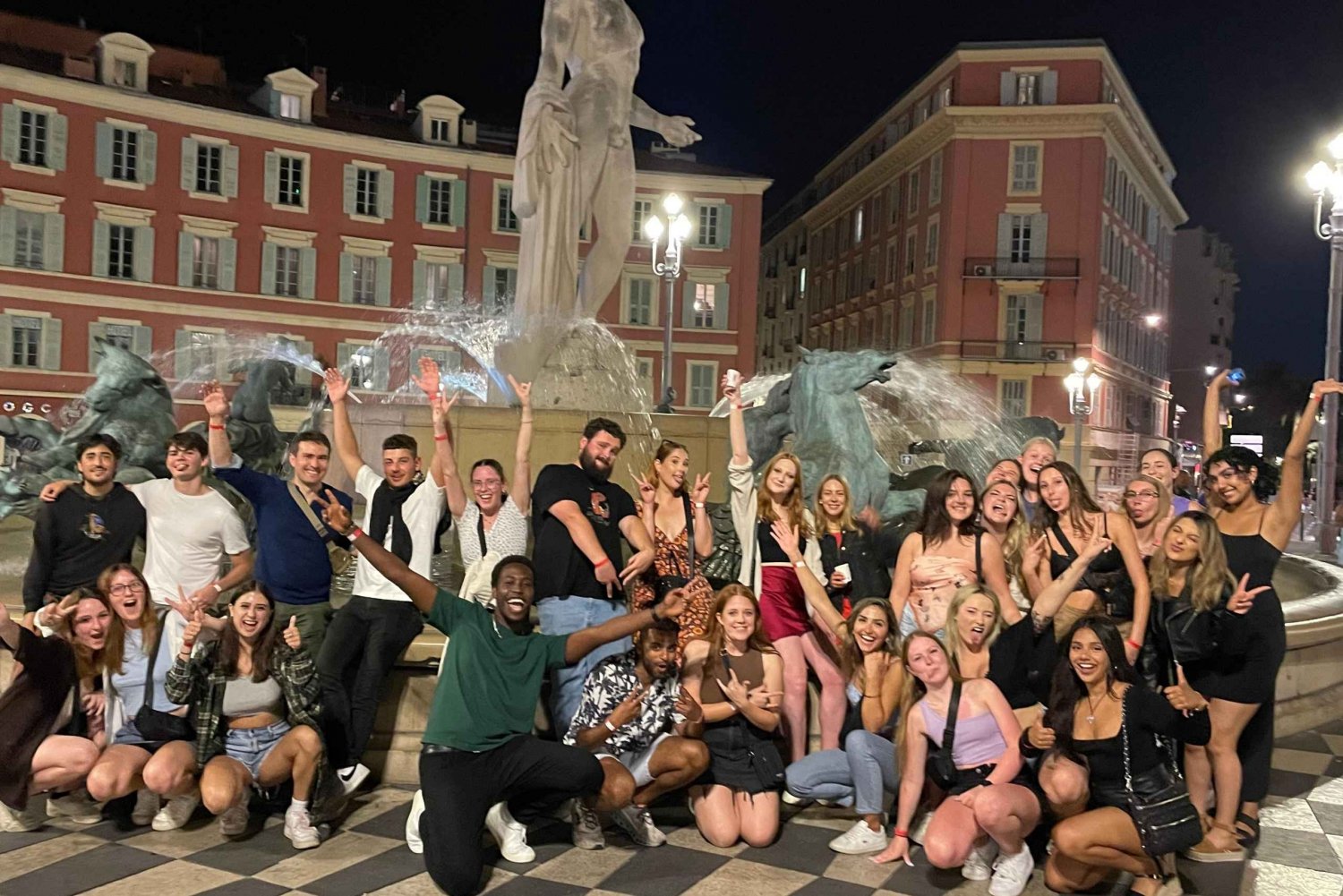 Nice: 4 Bars Party Pub Crawl + VIP Club Entry & 5 Free Shots