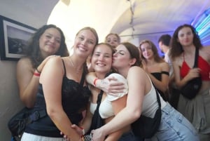 Nice: 4 Bars & 1 Club Fun Bar Crawl Party with Free Shots