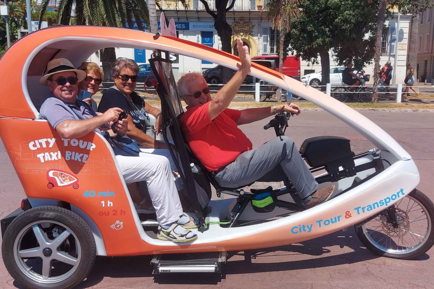 Nice : visite guidée 1h30 en TukTuk avec guide Nicois.