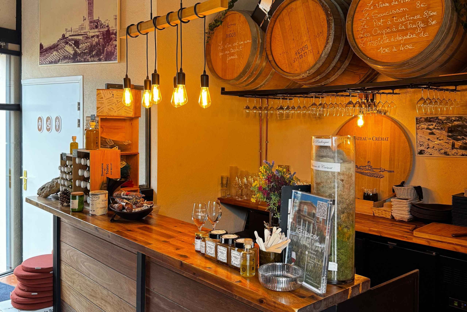 Nice : Wine Tasting in backcountry in Defender