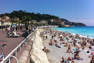 Private round-trip transfer from Cannes to Nice for up to 7 people